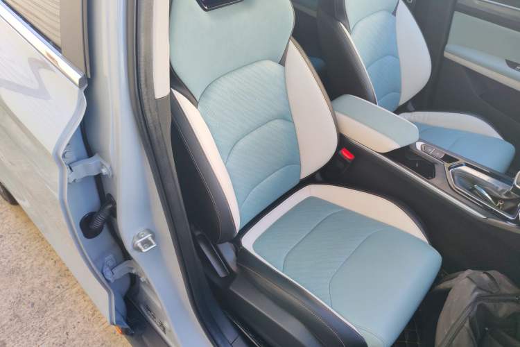 Used Geely Auto Emgrand S 2022 1.4T CVT Crossover Player Edition Right Front Seat