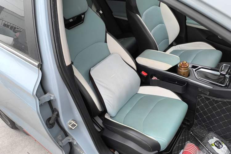 Used Geely Auto Emgrand S 2022 1.4T CVT Crossover Player Edition Right Front Seat