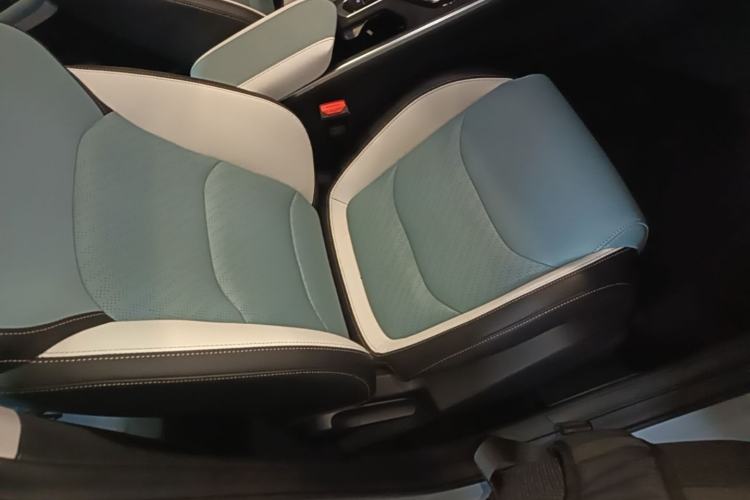 Used Geely Auto Emgrand S 2022 1.4T CVT Crossover Player Edition Right Front Seat
