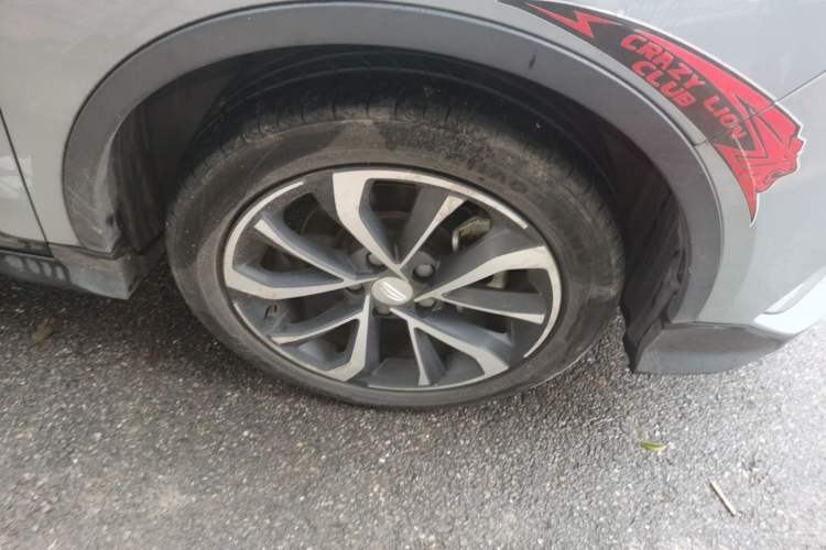 Used Geely Auto Emgrand S 2022 1.4T CVT Crossover Player Edition Right Front Wheel Hub