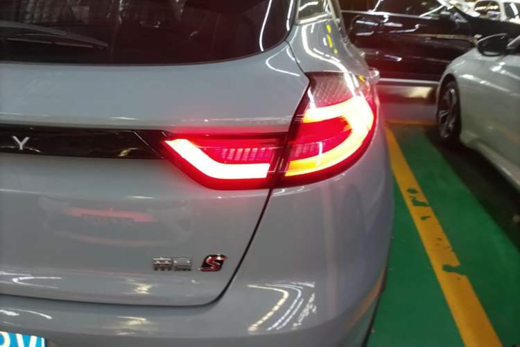 Used Geely Auto Emgrand S 2022 1.4T CVT Crossover Player Edition Right Rear Taillight