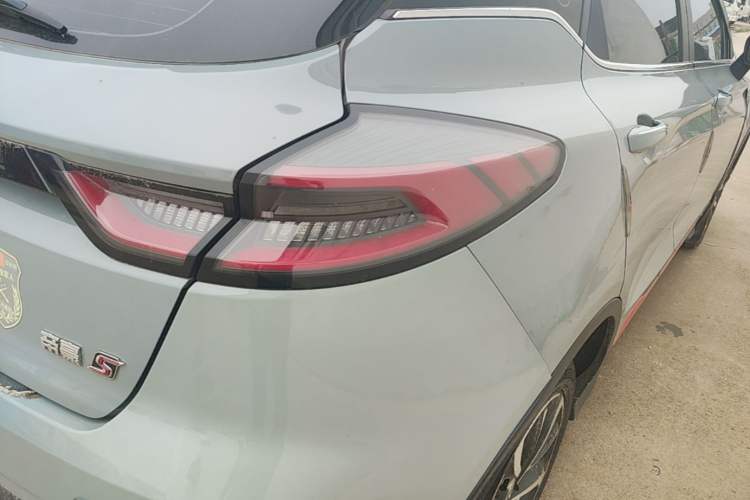 Used Geely Auto Emgrand S 2022 1.4T CVT Crossover Player Edition Right Rear Taillight
