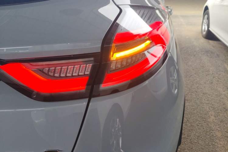Used Geely Auto Emgrand S 2022 1.4T CVT Crossover Player Edition Right Rear Taillight