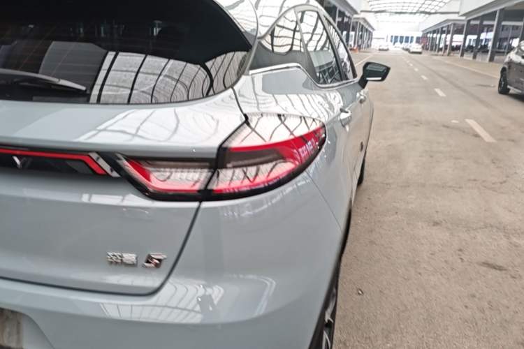 Used Geely Auto Emgrand S 2022 1.4T CVT Crossover Player Edition Right Rear Taillight