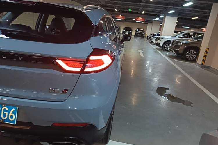Used Geely Auto Emgrand S 2022 1.4T CVT Crossover Player Edition Right Rear Taillight