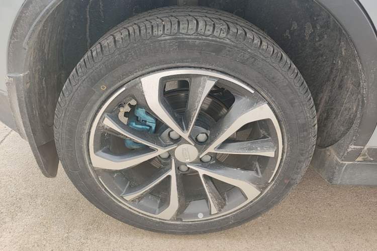 Used Geely Auto Emgrand S 2022 1.4T CVT Crossover Player Edition Right Rear Wheel Hub