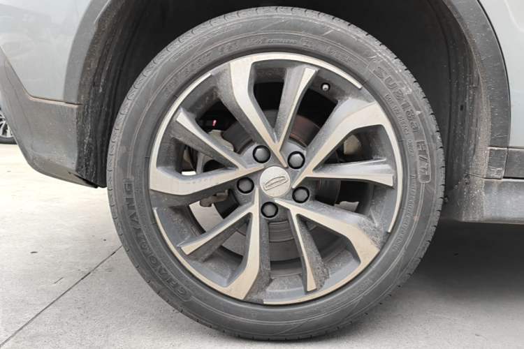 Used Geely Auto Emgrand S 2022 1.4T CVT Crossover Player Edition Right Rear Wheel Hub