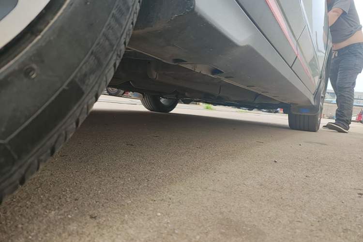 Used Geely Auto Emgrand S 2022 1.4T CVT Crossover Player Edition Right Side Sill