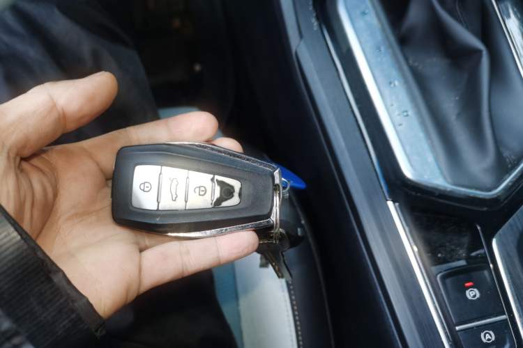 Used Geely Auto Emgrand S 2022 1.4T CVT Crossover Player Edition Vehicle Key