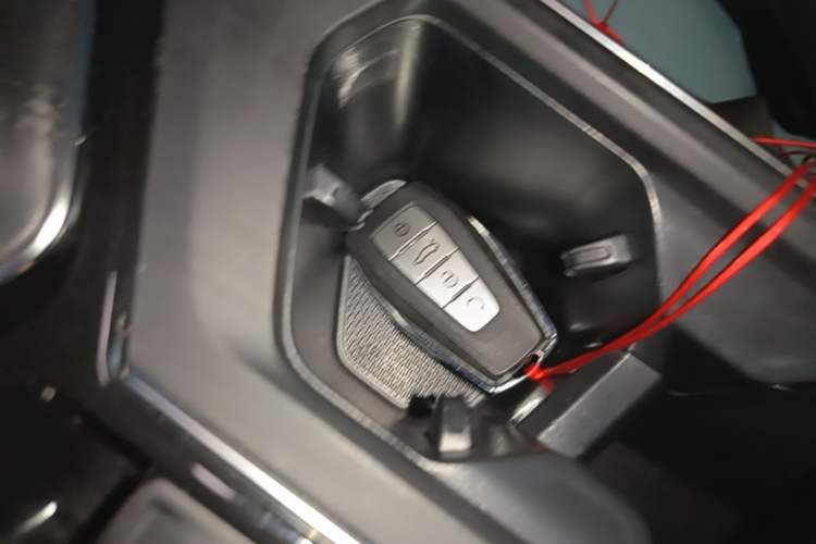 Used Geely Auto Emgrand S 2022 1.4T CVT Crossover Player Edition Vehicle Key