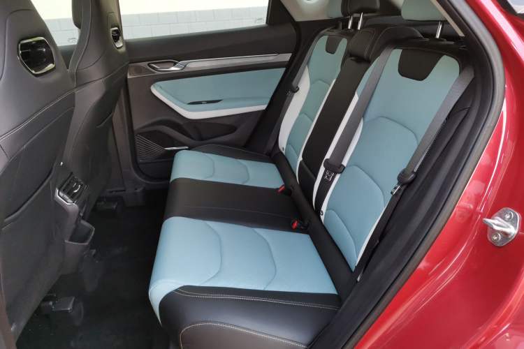 Used Geely Auto Emgrand S 2022 1.4T CVT Crossover Player Edition Left Rear Seat