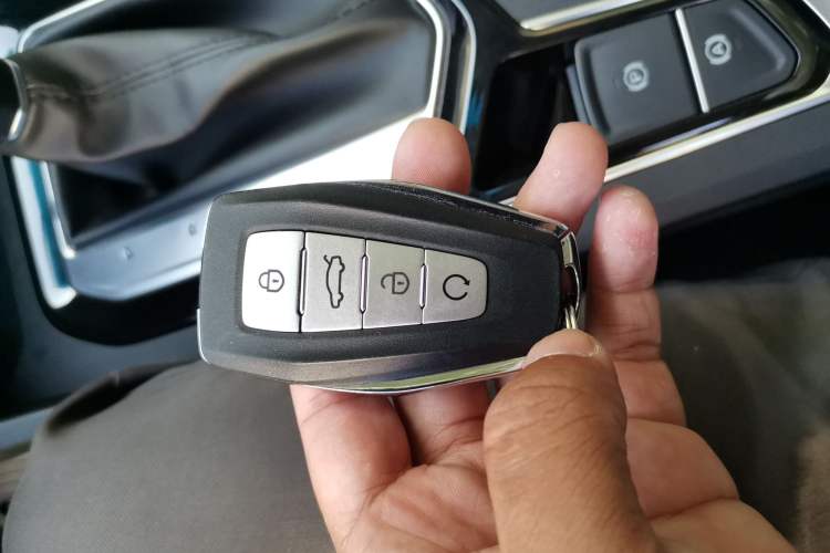 Used Geely Auto Emgrand S 2022 1.4T CVT Crossover Player Edition Vehicle Key