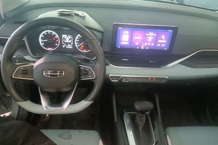 Used Geely Auto Emgrand S 2022 1.4T CVT Crossover Player Edition Center Console