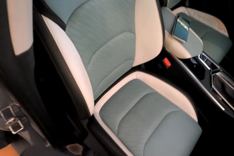 Used Geely Auto Emgrand S 2022 1.4T CVT Crossover Player Edition Right Front Seat