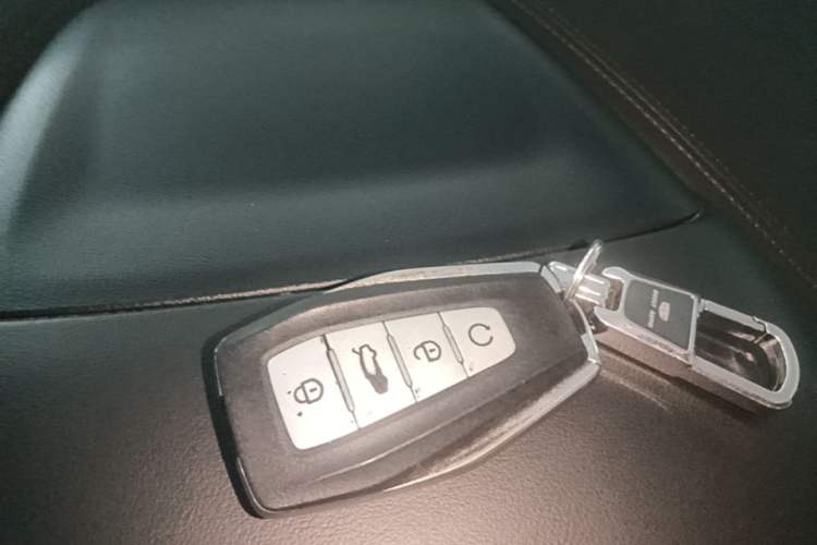 Used Geely Auto Emgrand S 2022 1.4T CVT Crossover Player Edition Vehicle Key