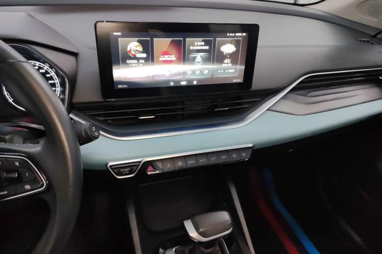 Used Geely Auto Emgrand S 2022 1.4T CVT Crossover Player Edition Audio And AC Panel