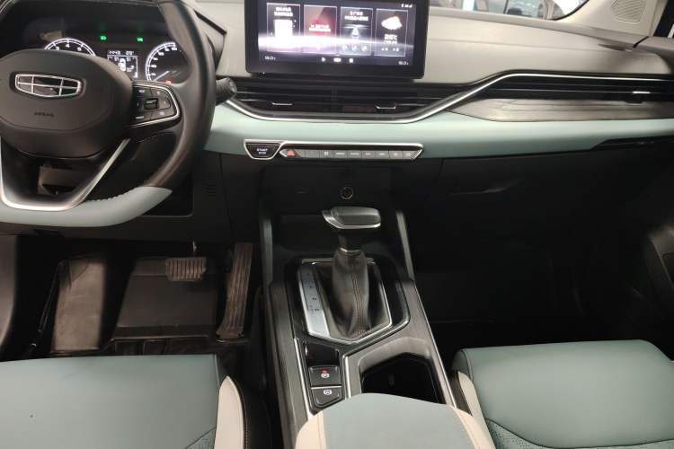 Used Geely Auto Emgrand S 2022 1.4T CVT Crossover Player Edition Audio And AC Panel