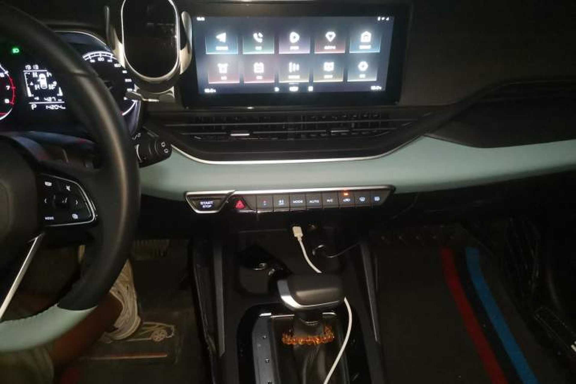 Used Geely Auto Emgrand S 2022 1.4T CVT Crossover Player Edition Audio And AC Panel