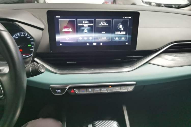 Used Geely Auto Emgrand S 2022 1.4T CVT Crossover Player Edition Audio And AC Panel