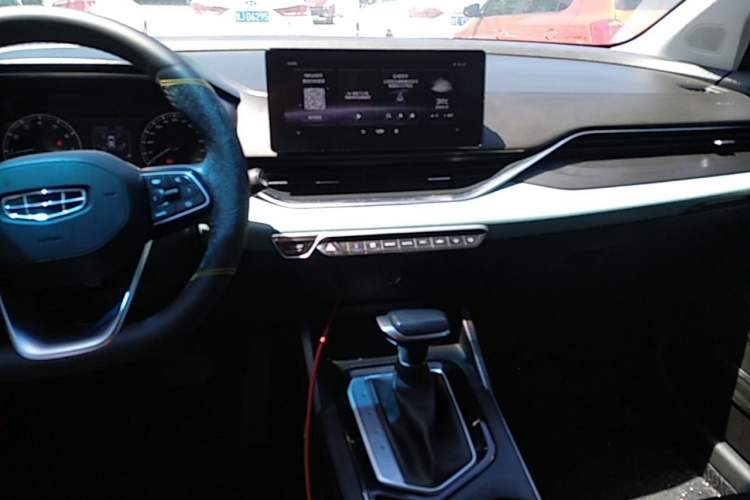 Used Geely Auto Emgrand S 2022 1.4T CVT Crossover Player Edition Audio And AC Panel