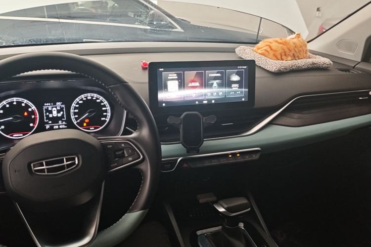 Used Geely Auto Emgrand S 2022 1.4T CVT Crossover Player Edition Center Console
