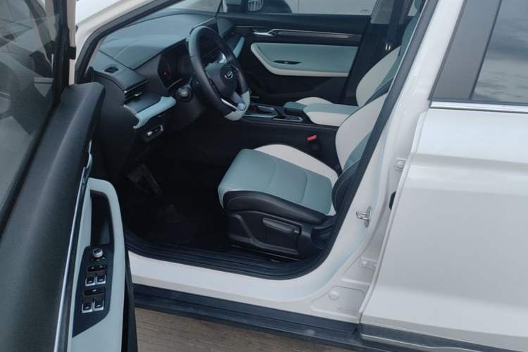 Used Geely Auto Emgrand S 2022 1.4T CVT Crossover Player Edition Driver Seat