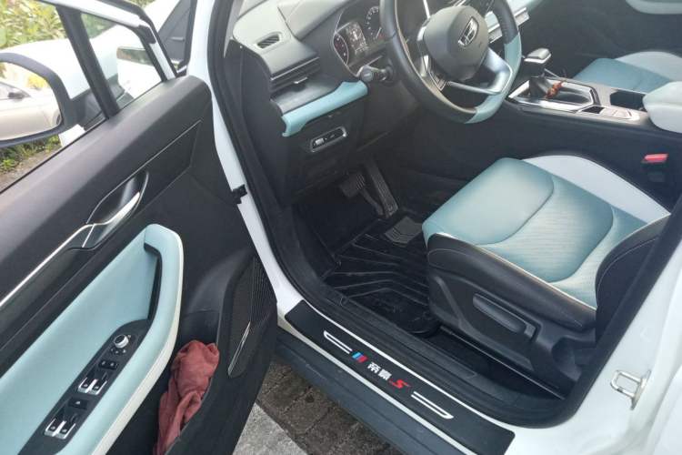 Used Geely Auto Emgrand S 2022 1.4T CVT Crossover Player Edition Driver Seat