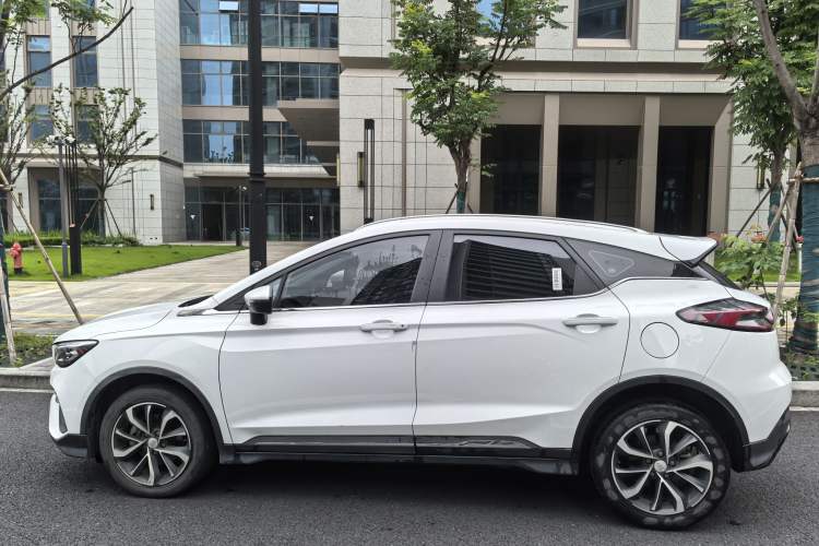 Used Geely Auto Emgrand S 2022 1.4T CVT Crossover Player Edition Exterior 2
