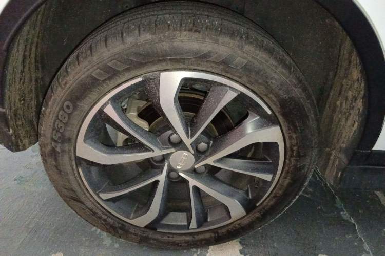 Used Geely Auto Emgrand S 2022 1.4T CVT Crossover Player Edition Exterior 3