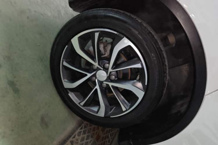 Used Geely Auto Emgrand S 2022 1.4T CVT Crossover Player Edition Exterior 5