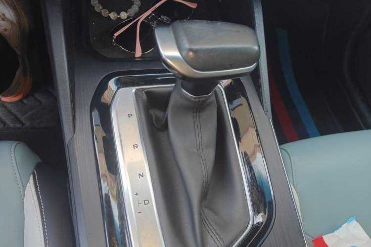 Used Geely Auto Emgrand S 2022 1.4T CVT Crossover Player Edition Gear Lever