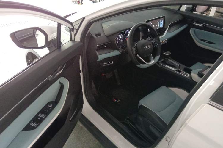 Used Geely Auto Emgrand S 2022 1.4T CVT Crossover Player Edition Interior 3