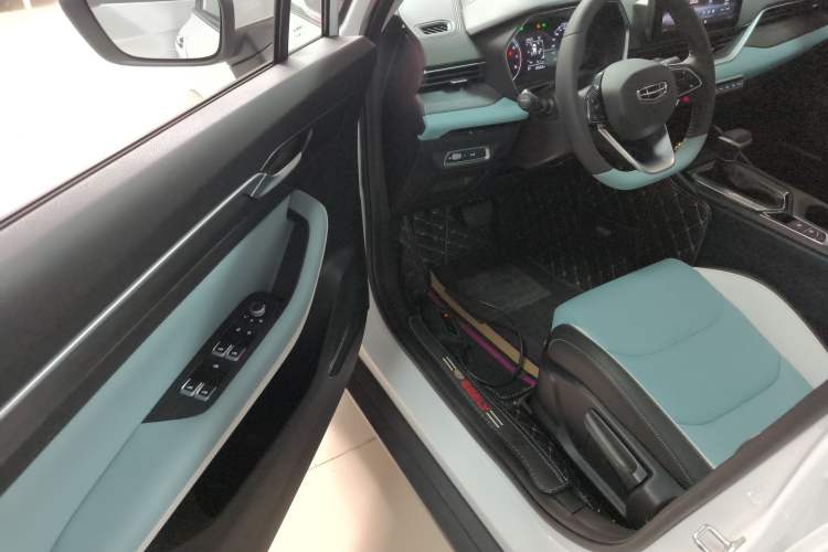Used Geely Auto Emgrand S 2022 1.4T CVT Crossover Player Edition Interior 3
