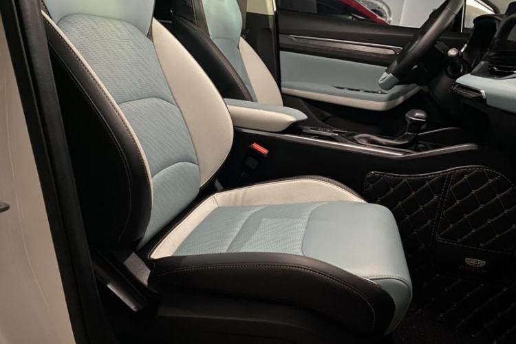 Used Geely Auto Emgrand S 2022 1.4T CVT Crossover Player Edition Interior 4