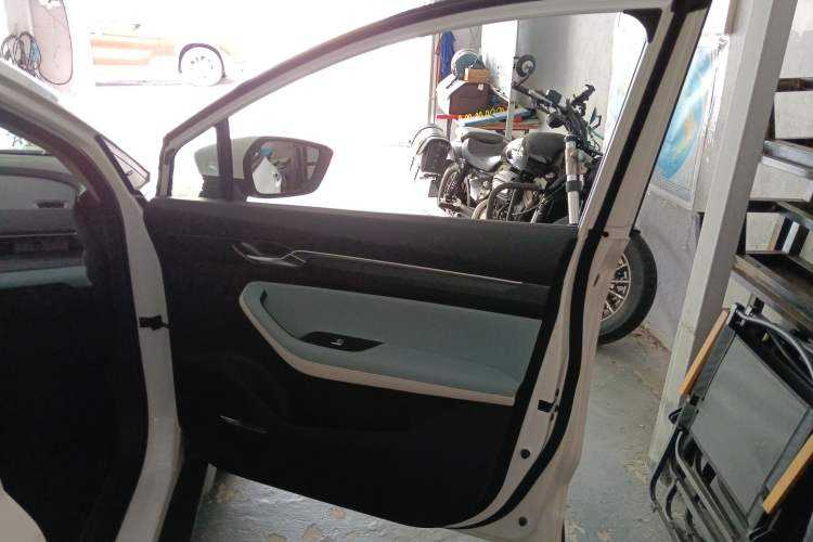 Used Geely Auto Emgrand S 2022 1.4T CVT Crossover Player Edition Interior 5