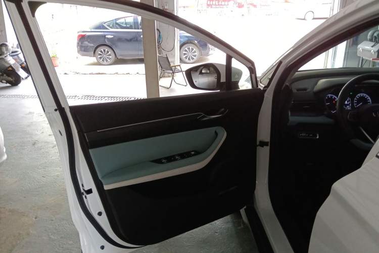 Used Geely Auto Emgrand S 2022 1.4T CVT Crossover Player Edition Interior 7