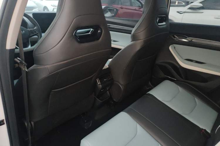 Used Geely Auto Emgrand S 2022 1.4T CVT Crossover Player Edition Left Front Seat