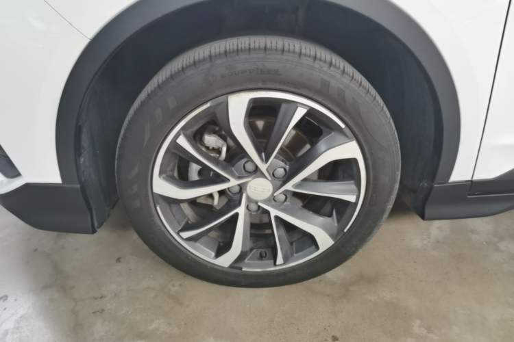 Used Geely Auto Emgrand S 2022 1.4T CVT Crossover Player Edition Left Front Wheel Hub