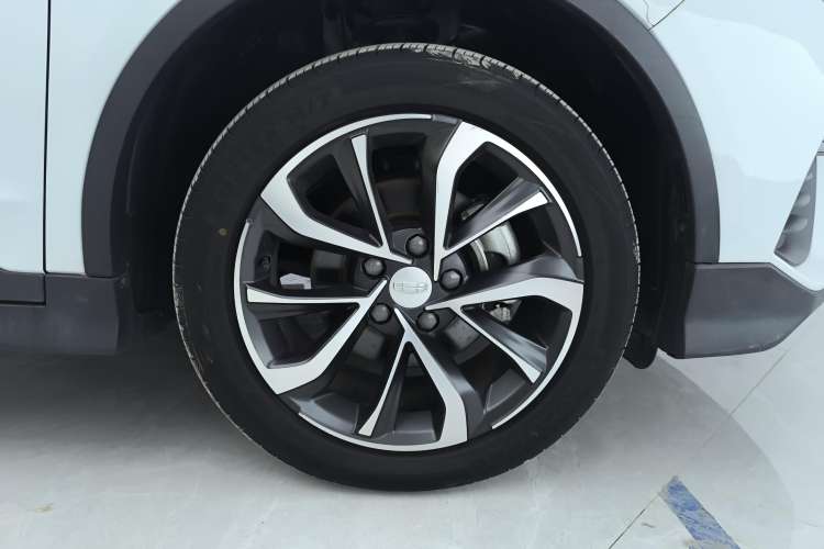 Used Geely Auto Emgrand S 2022 1.4T CVT Crossover Player Edition Left Front Wheel Hub