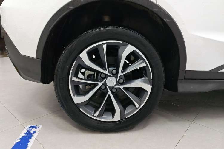 Used Geely Auto Emgrand S 2022 1.4T CVT Crossover Player Edition Left Front Wheel Hub