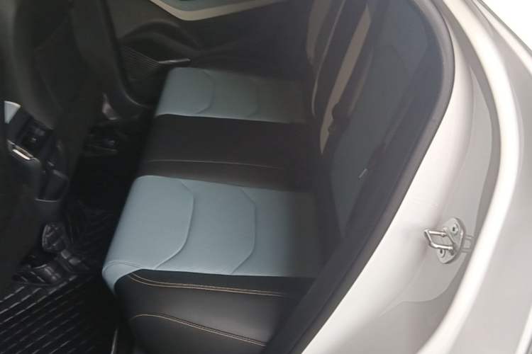 Used Geely Auto Emgrand S 2022 1.4T CVT Crossover Player Edition Left Rear Seat
