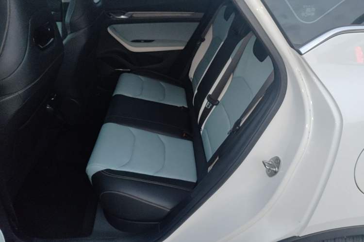 Used Geely Auto Emgrand S 2022 1.4T CVT Crossover Player Edition Left Rear Seat