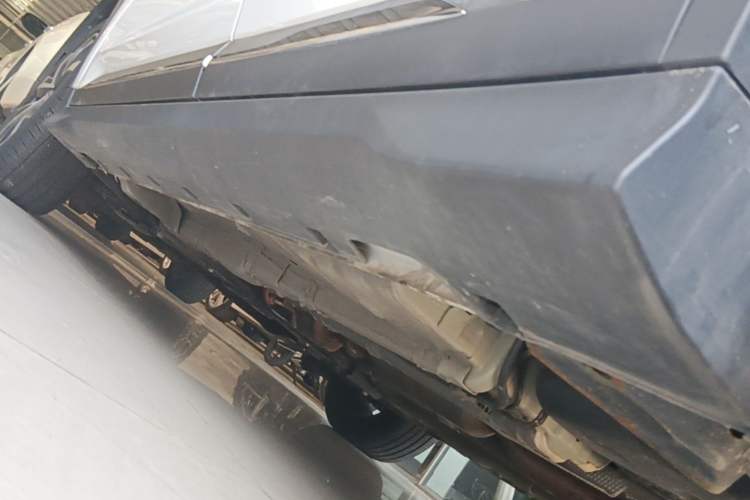 Used Geely Auto Emgrand S 2022 1.4T CVT Crossover Player Edition Left Side Sill
