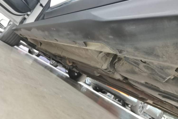 Used Geely Auto Emgrand S 2022 1.4T CVT Crossover Player Edition Left Side Sill