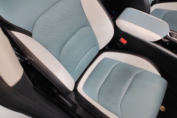 Used Geely Auto Emgrand S 2022 1.4T CVT Crossover Player Edition Right Front Seat