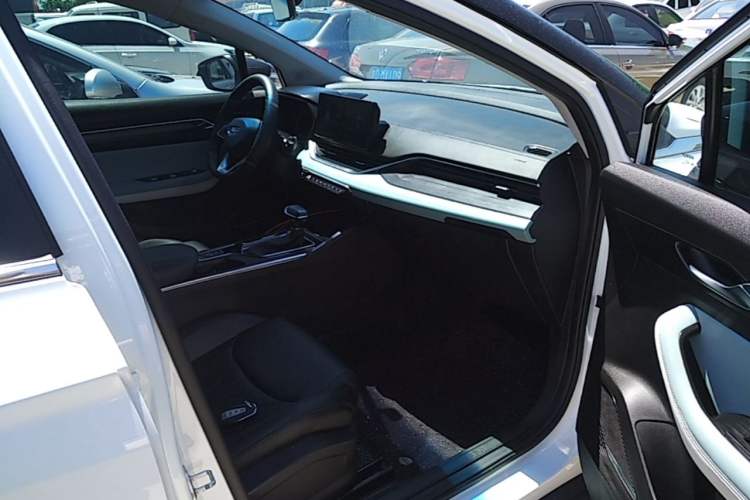 Used Geely Auto Emgrand S 2022 1.4T CVT Crossover Player Edition Right Front Seat