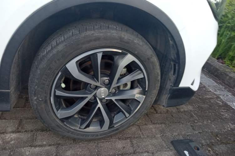 Used Geely Auto Emgrand S 2022 1.4T CVT Crossover Player Edition Right Front Wheel Hub