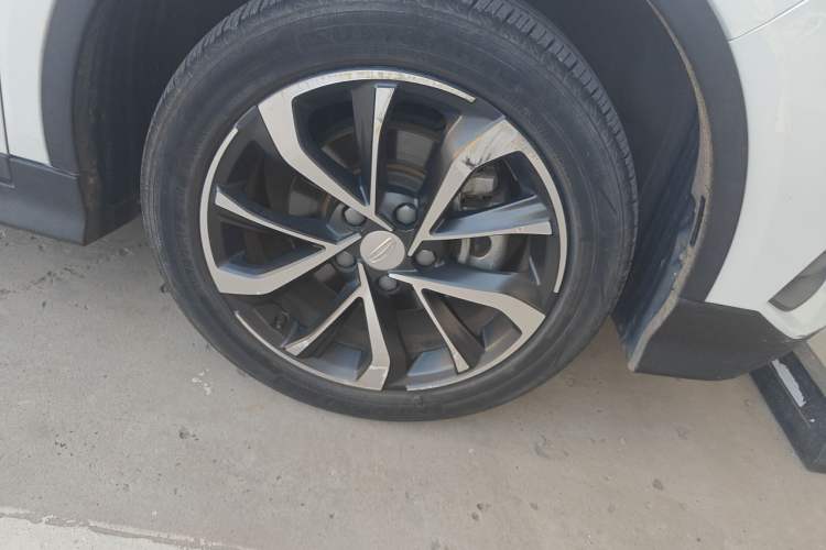 Used Geely Auto Emgrand S 2022 1.4T CVT Crossover Player Edition Right Front Wheel Hub