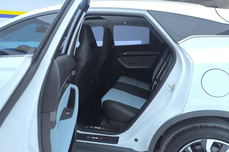 Used Geely Auto Emgrand S 2022 1.4T CVT Crossover Player Edition Right Rear Seat