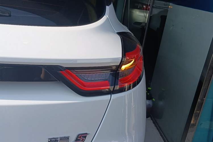 Used Geely Auto Emgrand S 2022 1.4T CVT Crossover Player Edition Right Rear Taillight
